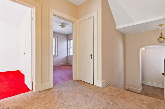 330 Kemp LN, Chesapeake, VA 23325