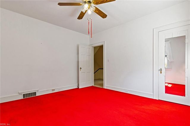 330 Kemp LN, Chesapeake, VA 23325