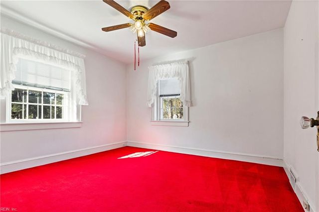 330 Kemp LN, Chesapeake, VA 23325