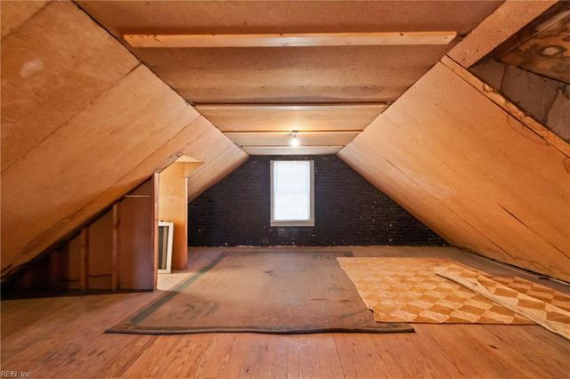 330 Kemp LN, Chesapeake, VA 23325