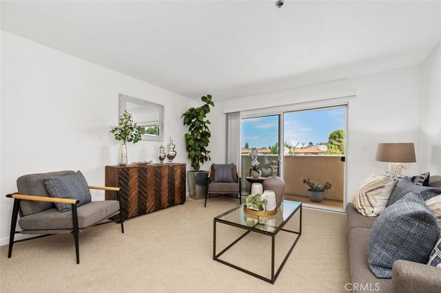 4501 Cedros Avenue 338, Sherman Oaks, CA 91403