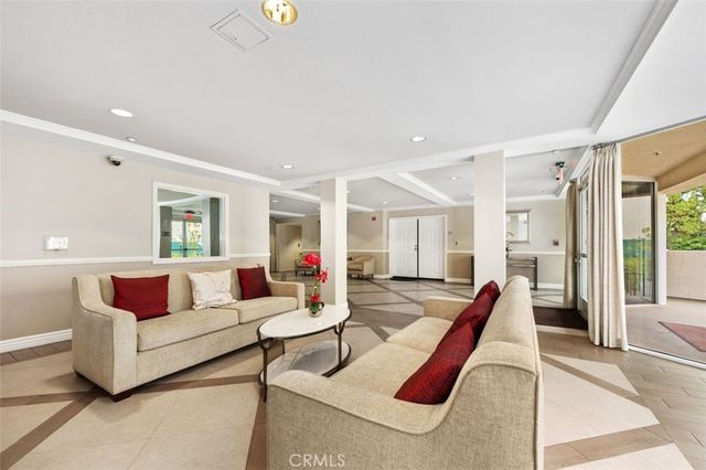 4501 Cedros Avenue 338, Sherman Oaks, CA 91403