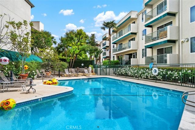 4501 Cedros Avenue 338, Sherman Oaks, CA 91403