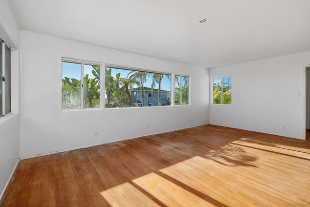 5111 WINDSOR DR, San Diego, CA 92109