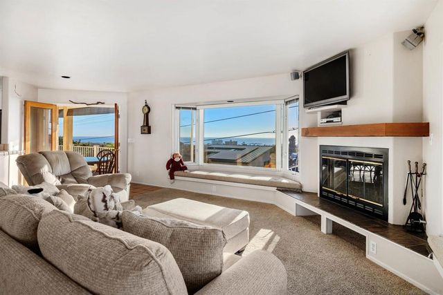 5111 WINDSOR DR, San Diego, CA 92109