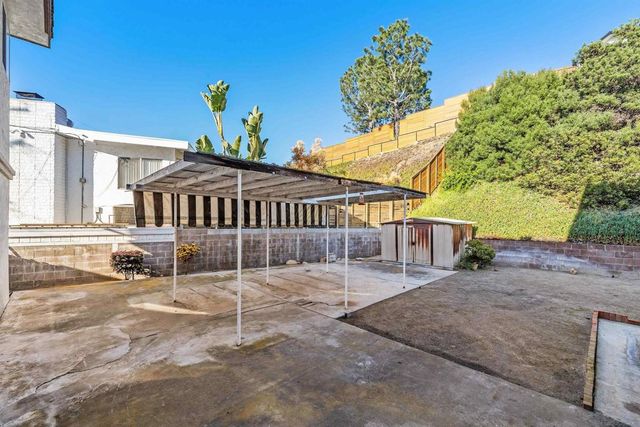 5111 WINDSOR DR, San Diego, CA 92109