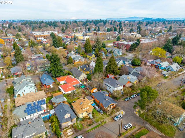 3272 Se SALMON St, Portland, OR 97214