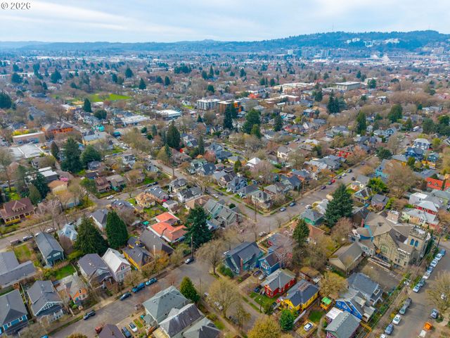 3272 Se SALMON St, Portland, OR 97214