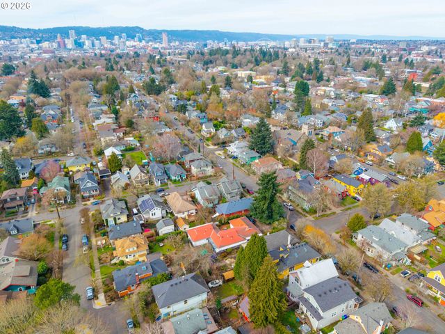 3272 Se SALMON St, Portland, OR 97214