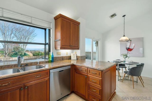 6393 Cardeno Dr., La Jolla, CA 92037
