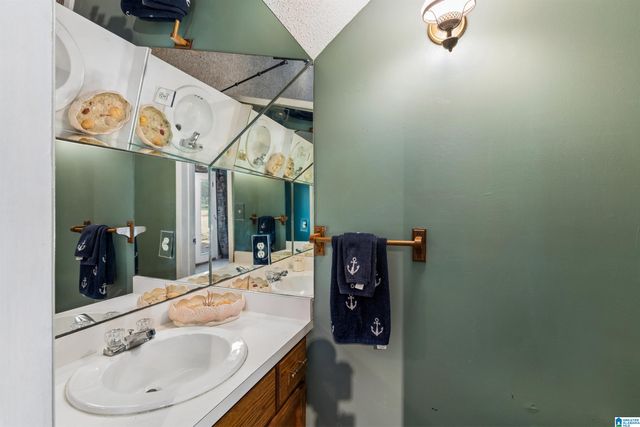257 CHIMNEY ROCK ROAD, Leeds, AL 35094