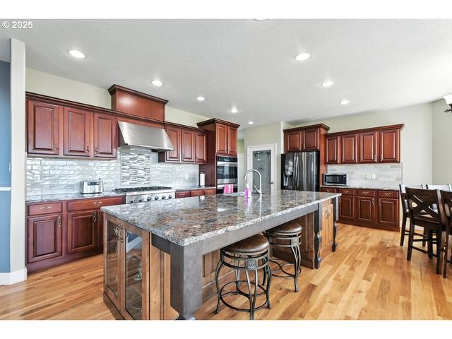 442 VARSITY Rd, Kalama, WA 98625