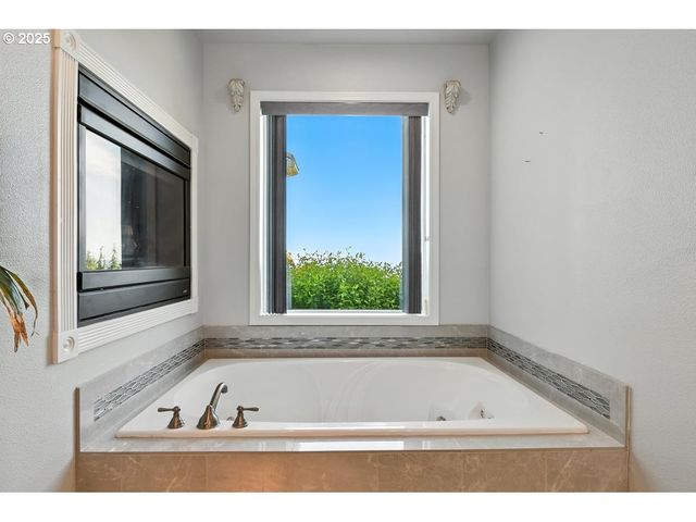 442 VARSITY Rd, Kalama, WA 98625