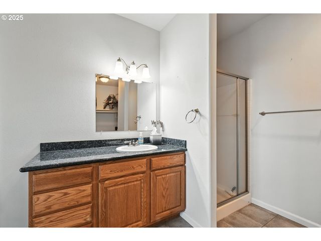 442 VARSITY Rd, Kalama, WA 98625