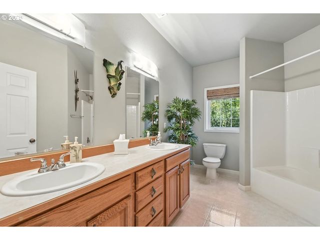 442 VARSITY Rd, Kalama, WA 98625