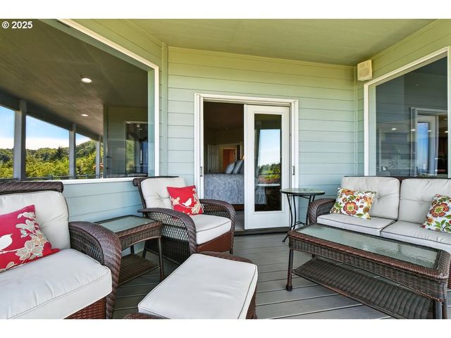 442 VARSITY Rd, Kalama, WA 98625