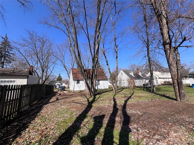 2690 Ellwood Avenue, Berkley, MI 48072