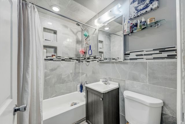 2816 E 127th Street, Chicago, IL 60633