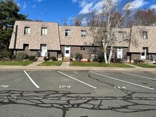 174 Beekman Dr 174, Agawam, MA 01001