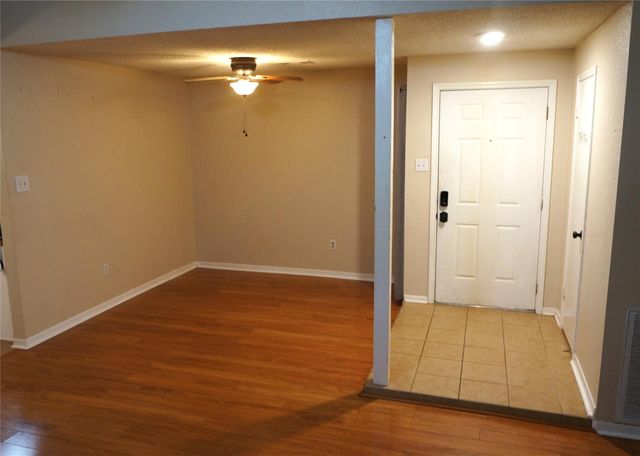 718 Silverpines Road, Houston, TX 77062