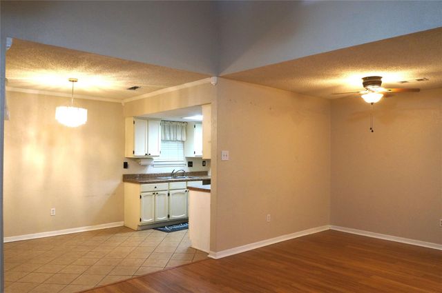 718 Silverpines Road, Houston, TX 77062