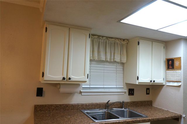 718 Silverpines Road, Houston, TX 77062