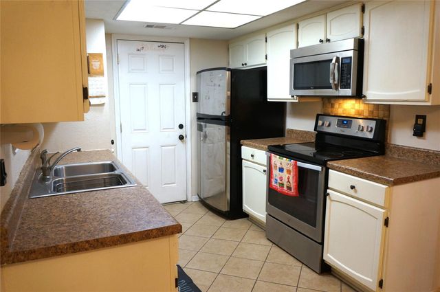 718 Silverpines Road, Houston, TX 77062