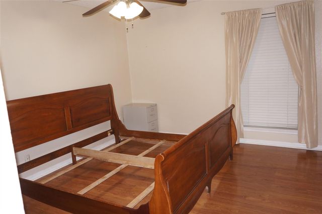 718 Silverpines Road, Houston, TX 77062