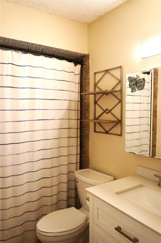 718 Silverpines Road, Houston, TX 77062