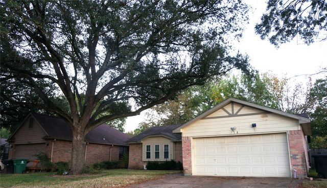 718 Silverpines Road, Houston, TX 77062