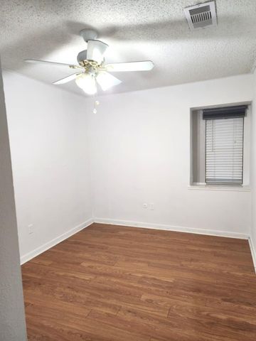 718 Silverpines Road, Houston, TX 77062