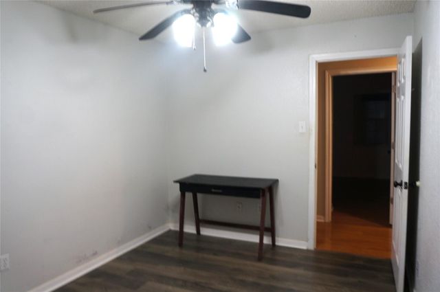 718 Silverpines Road, Houston, TX 77062