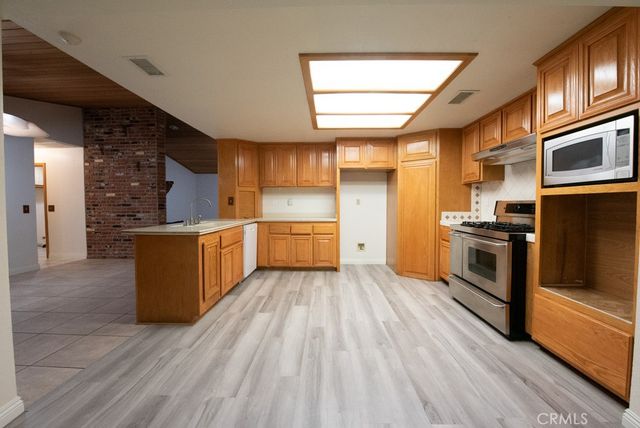 15150 Riverside, Apple Valley, CA 92307