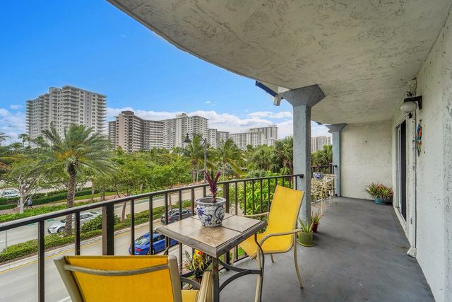 3909 N Ocean Boulevard 301, Fort Lauderdale, FL 33308