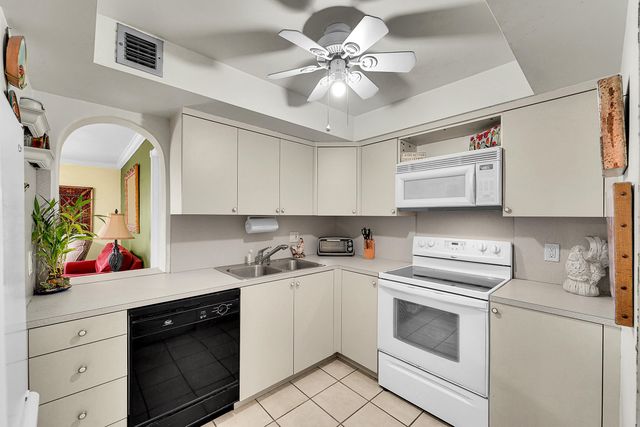 3909 N Ocean Boulevard 301, Fort Lauderdale, FL 33308