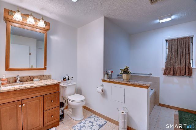 132 Woodfield Crossing, Rocky Hill, CT 06067