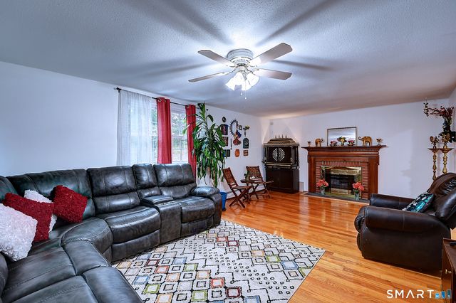 132 Woodfield Crossing, Rocky Hill, CT 06067