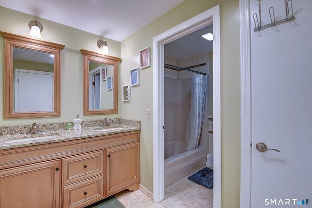132 Woodfield Crossing, Rocky Hill, CT 06067