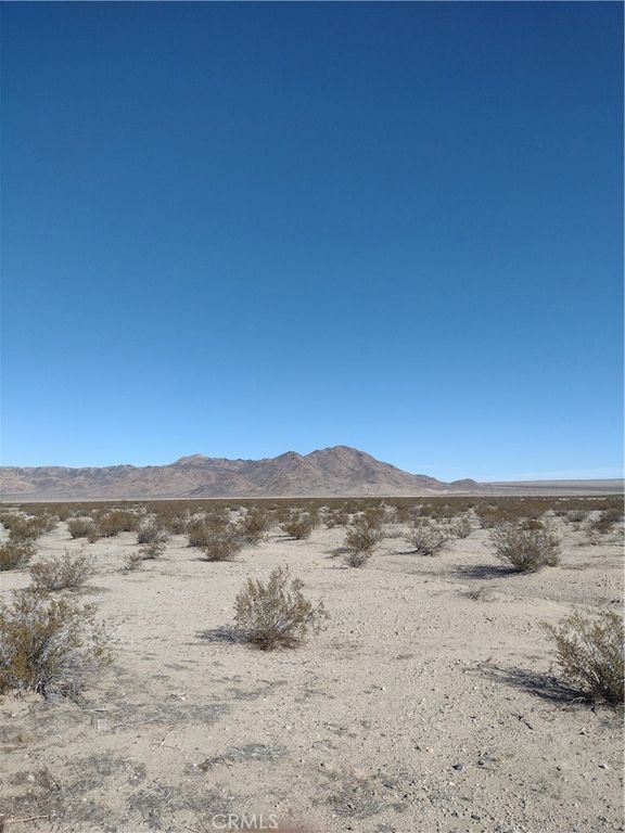 Image 3 of property listing at 25 Dune (near) Road, Lucerne Valley, CA 92356