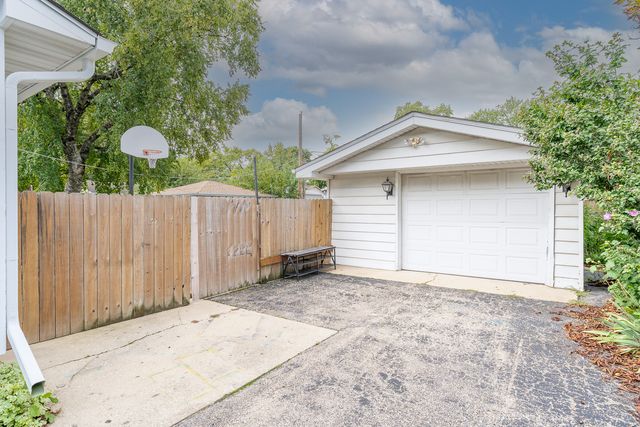 815 Pearson Drive, Joliet, IL 60435