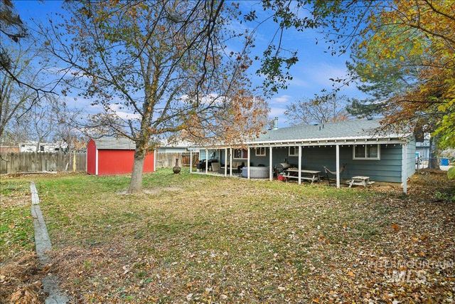 911 N La Cresta Ave, Caldwell, ID 83605