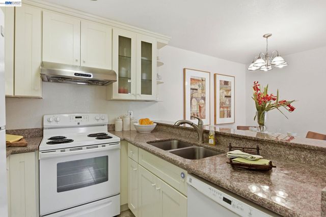 246 Galano Plz, Union City, CA 94587