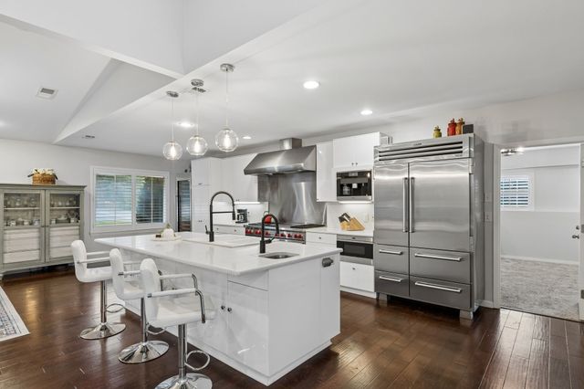 5709 Forest Lane, Dallas, TX 75230