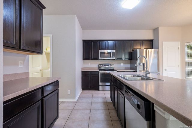 5435 Bright Run, San Antonio, TX 78240