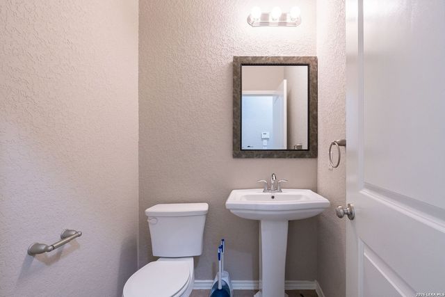 5435 Bright Run, San Antonio, TX 78240