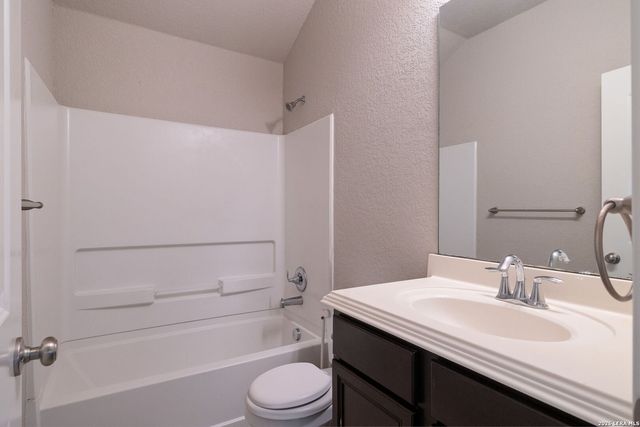 5435 Bright Run, San Antonio, TX 78240
