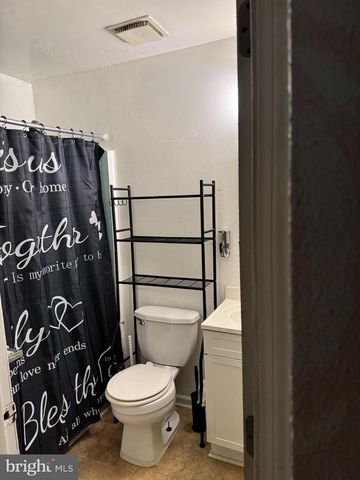 36 EDINSHIRE RD, Sicklerville, NJ 08081