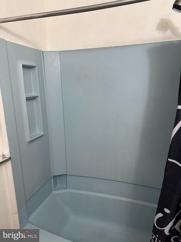 36 EDINSHIRE RD, Sicklerville, NJ 08081