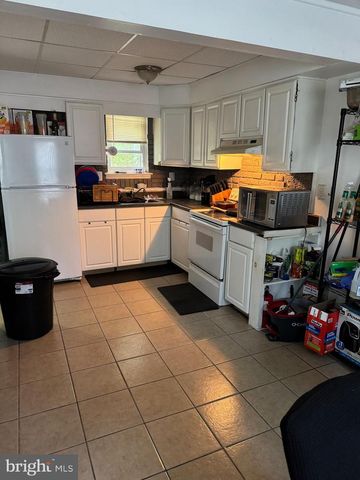 36 EDINSHIRE RD, Sicklerville, NJ 08081