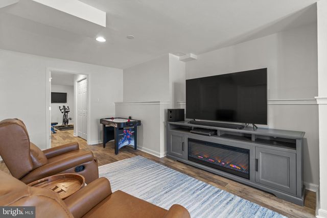 889 LYNCH DR, Arnold, MD 21012